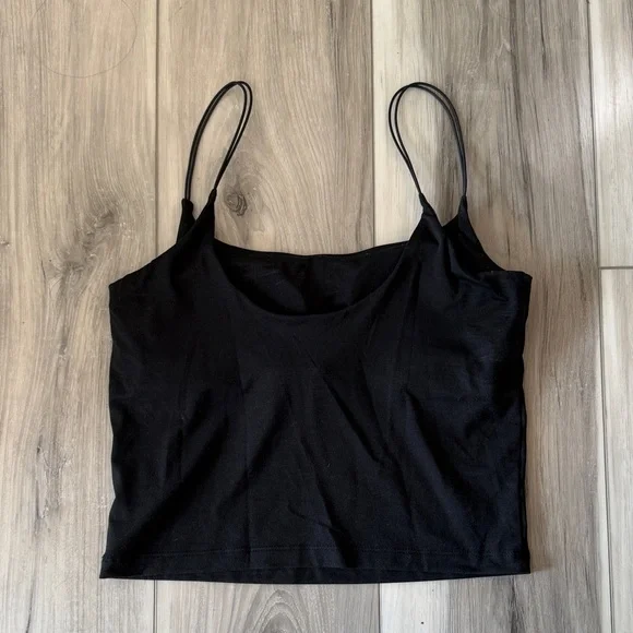 Vuori Black Tank - Picture 2 of 2